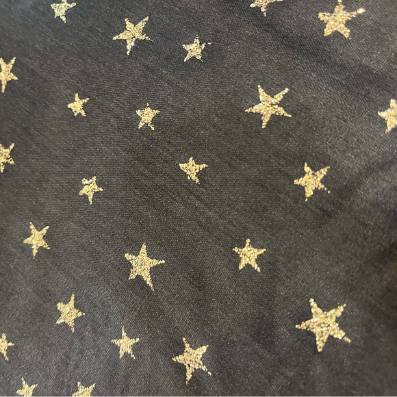 NEW Holiday 2 square Tablecloths & 6 Placemats. Black and Ivory with Gold stars. - Picture 9 of 10